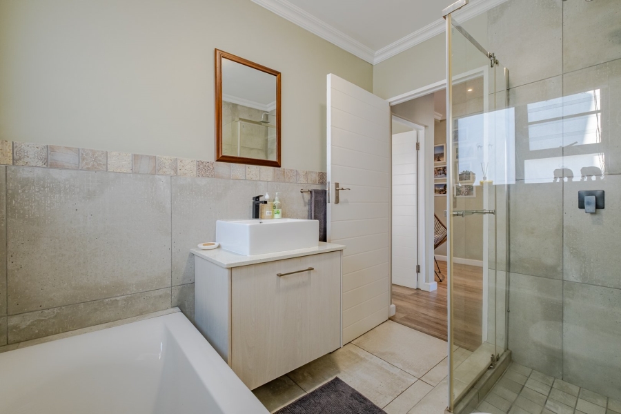 3 Bedroom Property for Sale in Sandbaai Western Cape